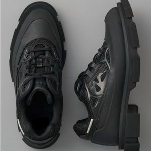 Male Both Paris runner black Euro 44